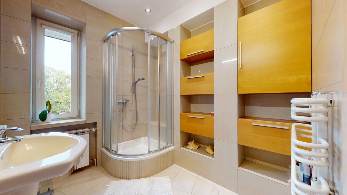 Mieszkanie 6 pokojowe na Sprzedaż