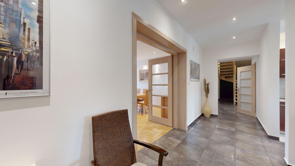 Mieszkanie 6 pokojowe na Sprzedaż