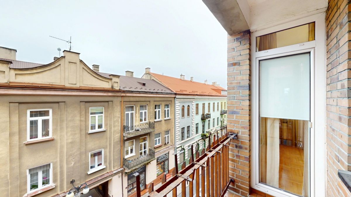 Mieszkanie 6 pokojowe na Sprzedaż