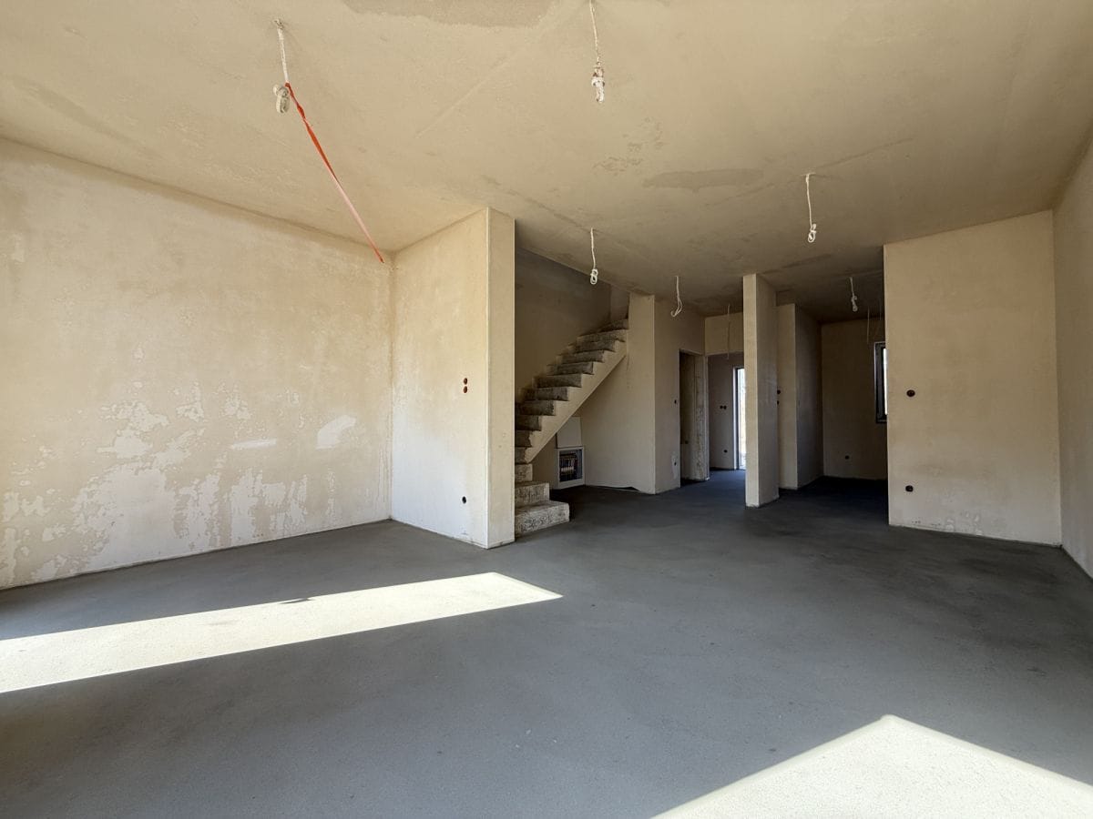 Dom 4 pokojowe na Sprzedaż