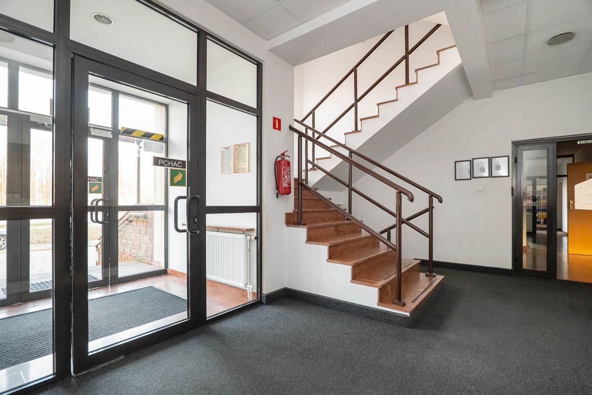 Lokal użytkowy  pokojowe na Sprzedaż