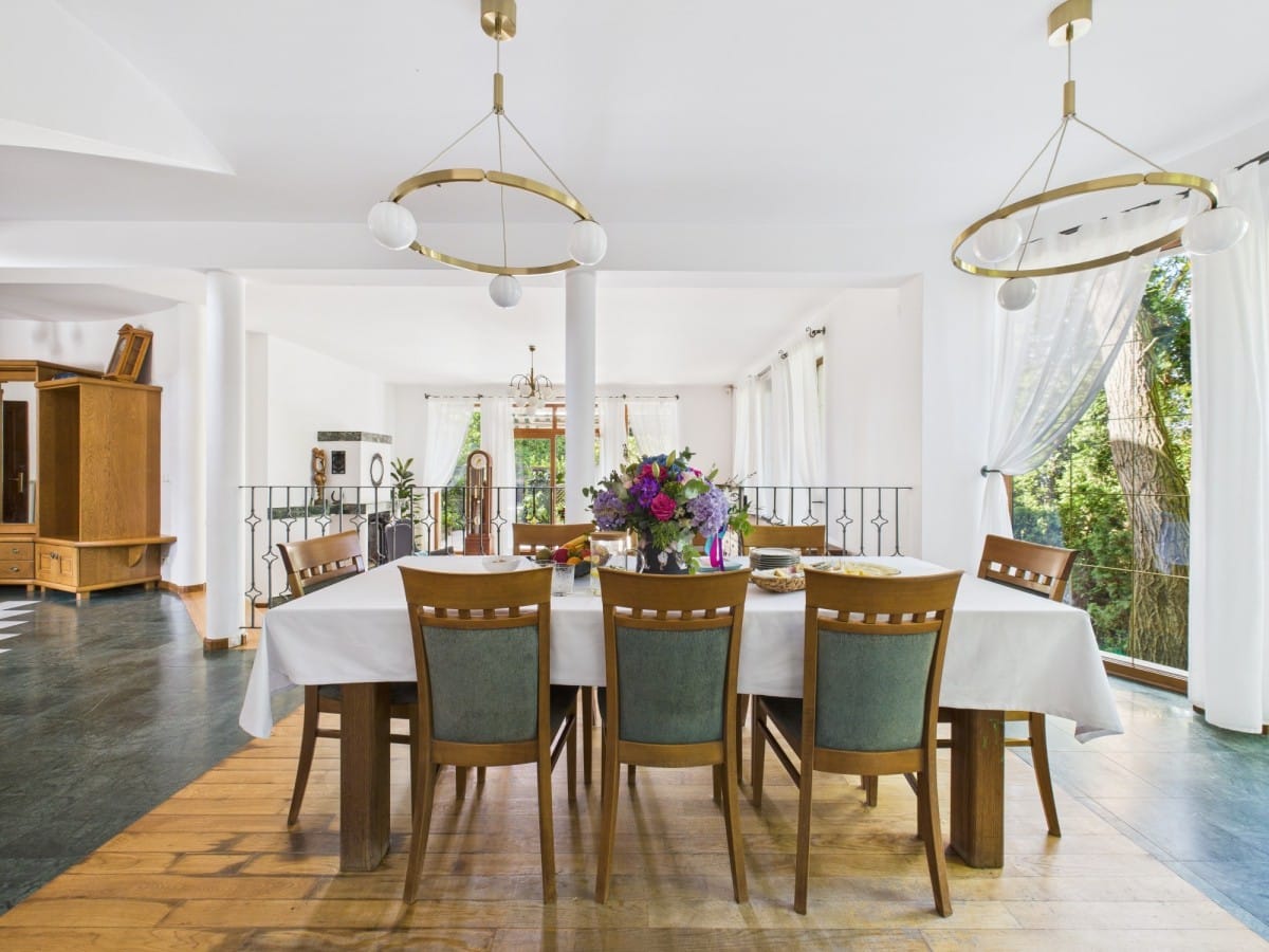 Dom 10 pokojowe na Sprzedaż