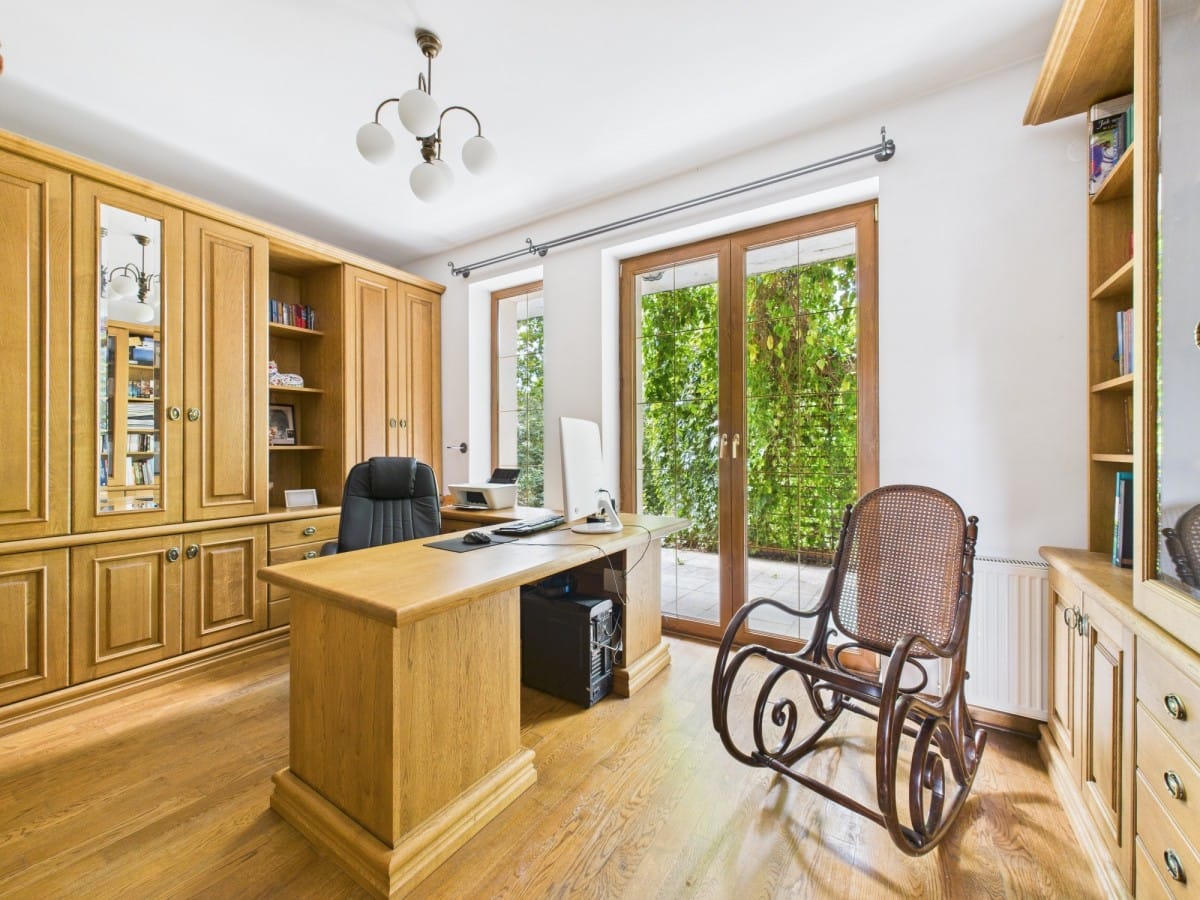 Dom 10 pokojowe na Sprzedaż