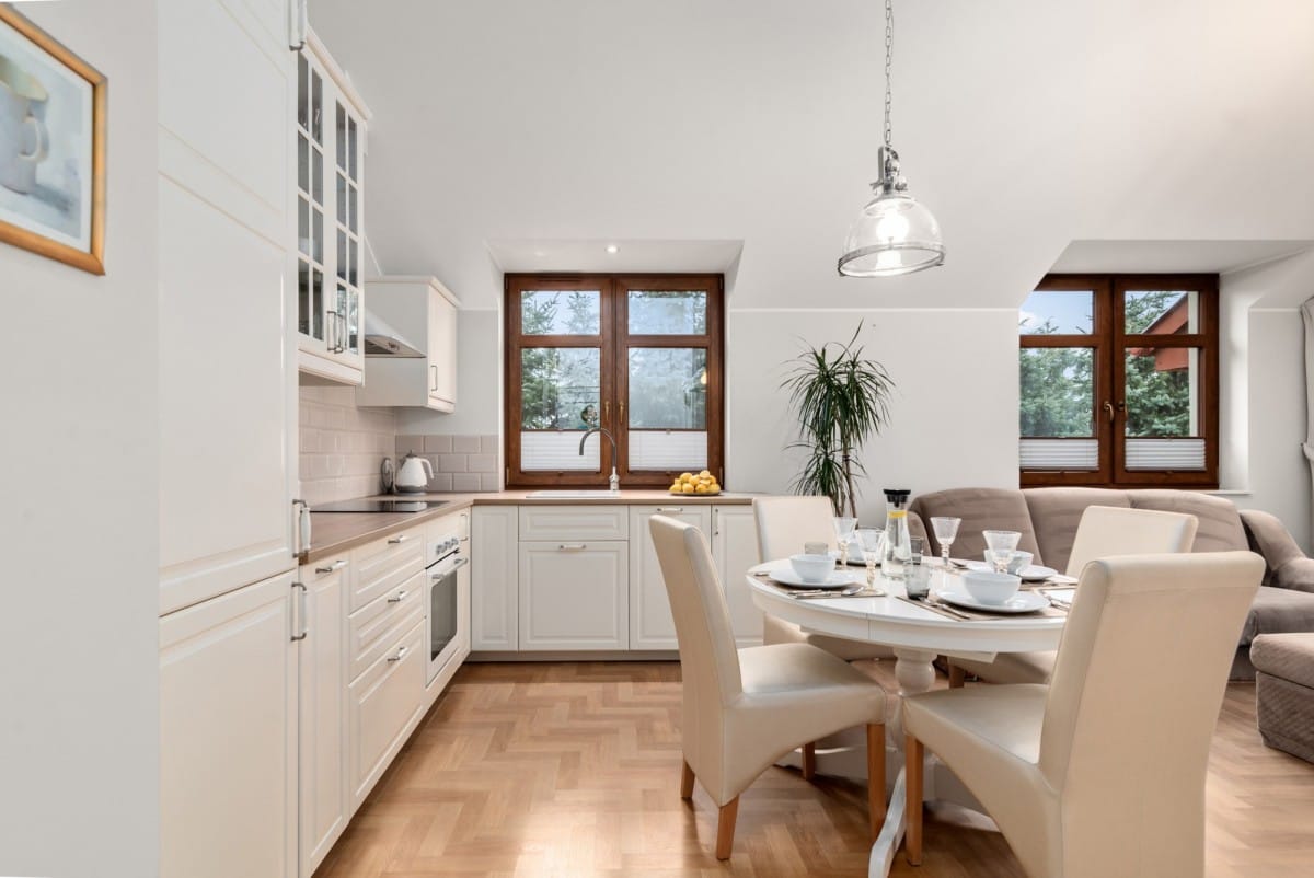 Dom 20 pokojowe na Sprzedaż