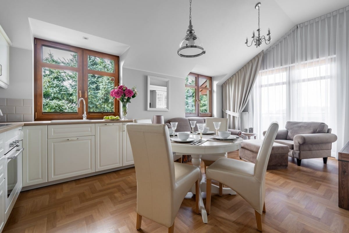 Dom 20 pokojowe na Sprzedaż