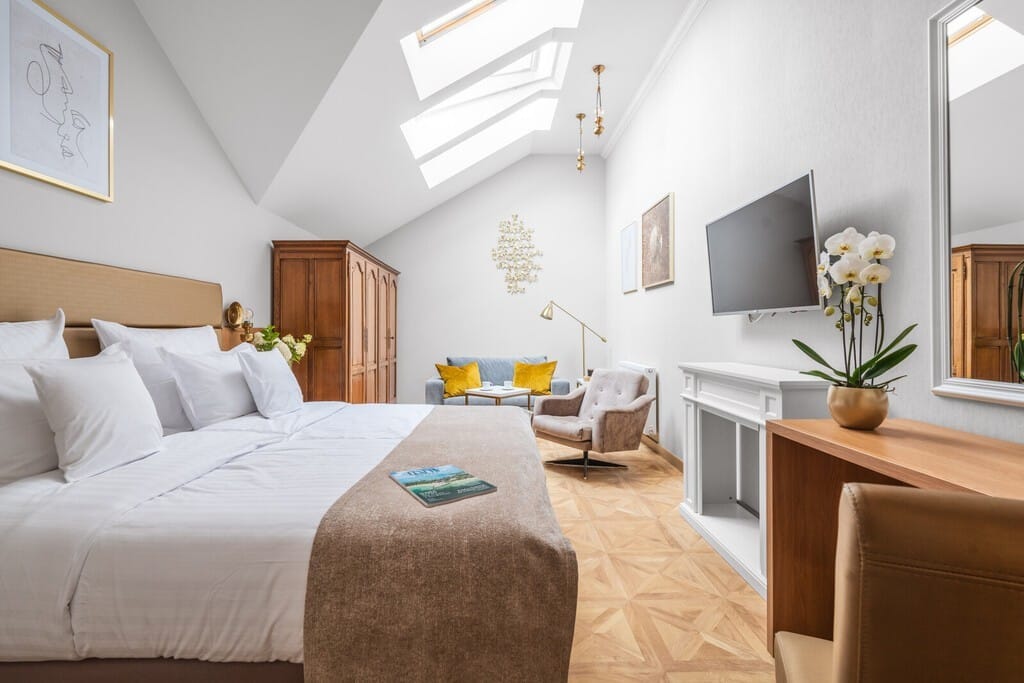 Dom 20 pokojowe na Sprzedaż