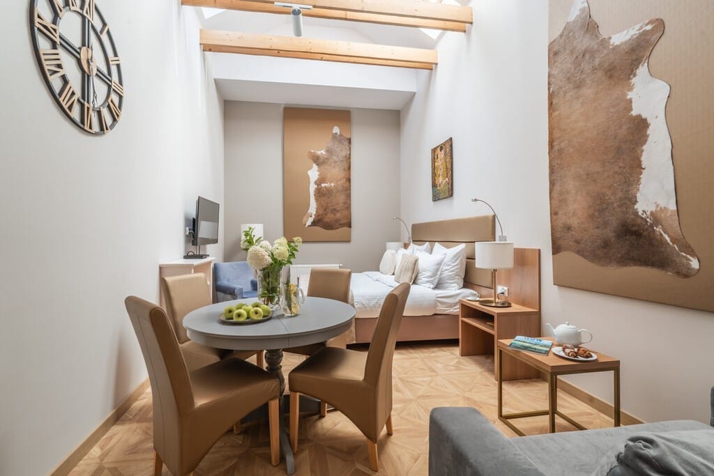 Dom 20 pokojowe na Sprzedaż