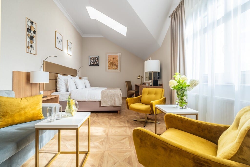 Dom 20 pokojowe na Sprzedaż