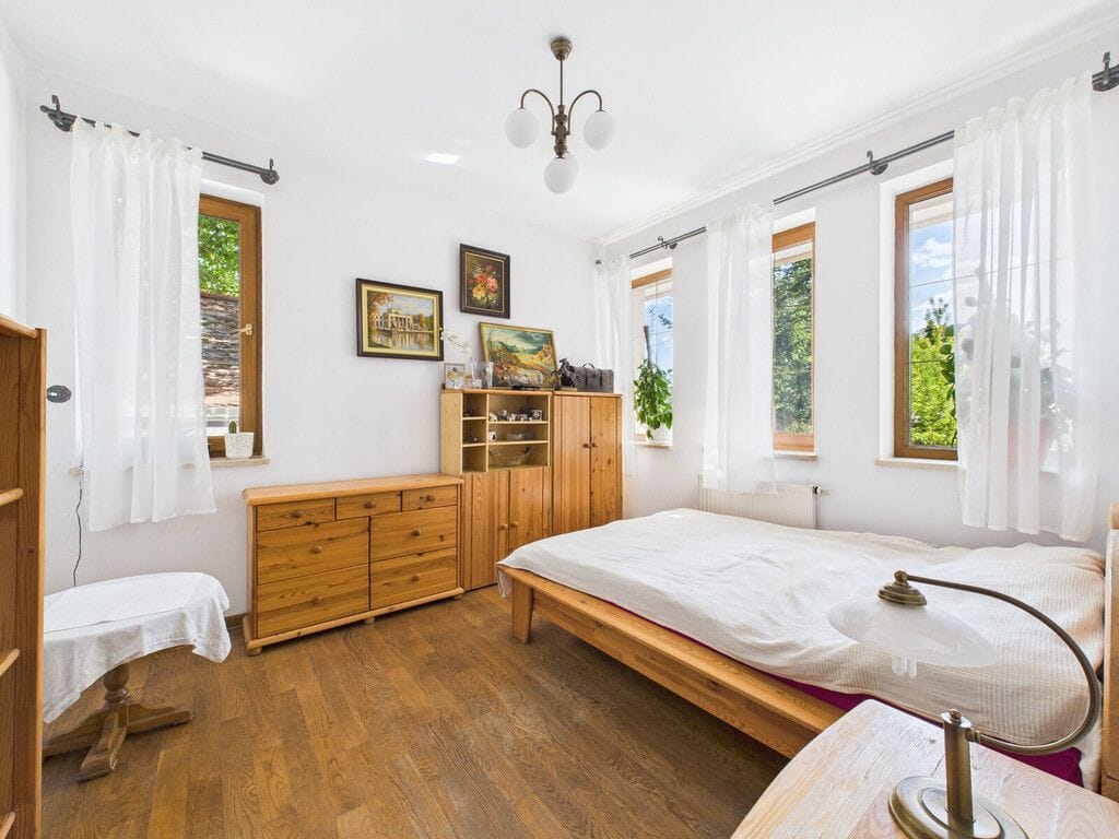 Dom 10 pokojowe na Sprzedaż