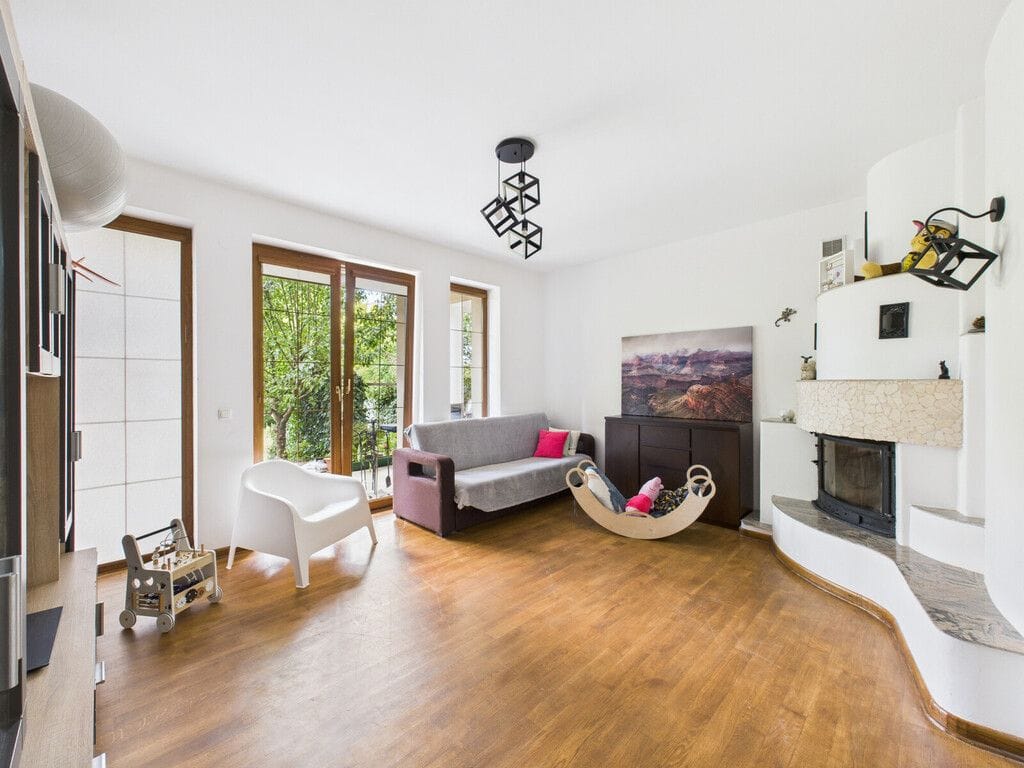 Dom 10 pokojowe na Sprzedaż