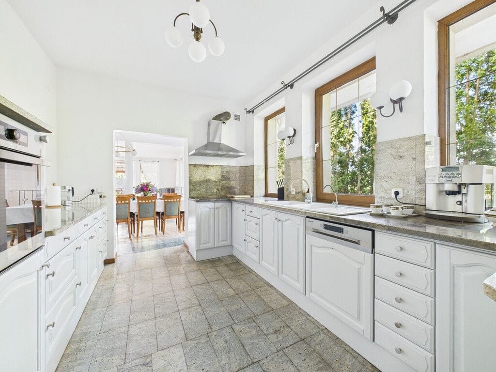 Dom 10 pokojowe na Sprzedaż