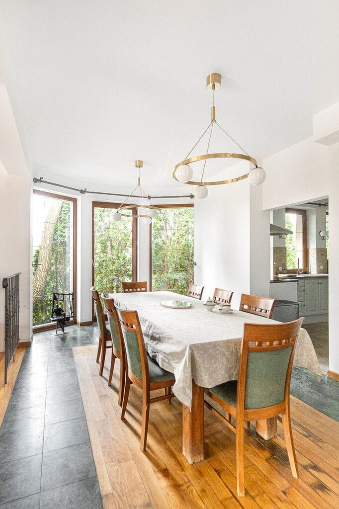 Dom 10 pokojowe na Sprzedaż