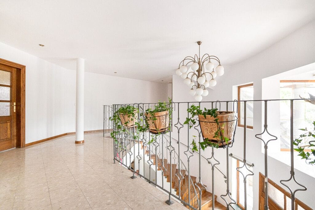 Dom 10 pokojowe na Sprzedaż