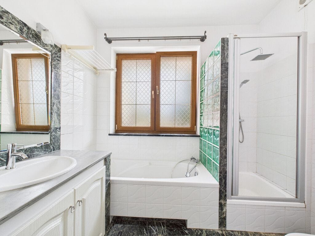 Dom 10 pokojowe na Sprzedaż