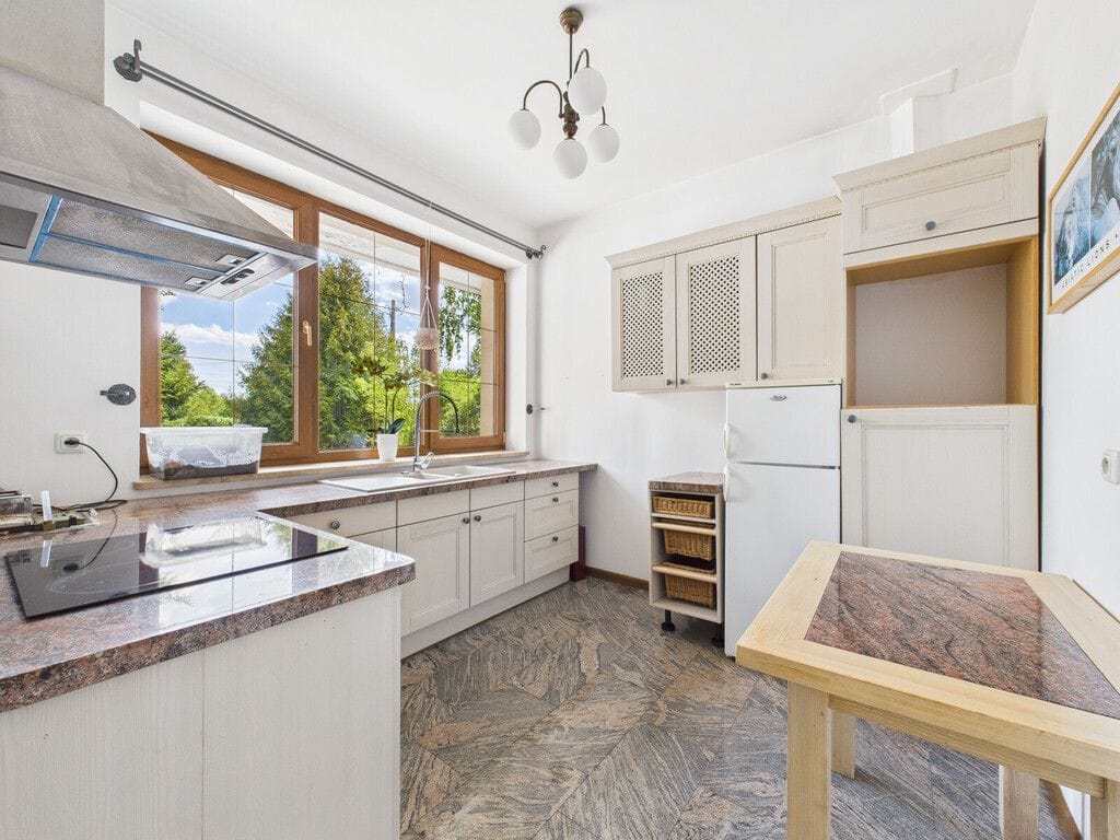 Dom 10 pokojowe na Sprzedaż