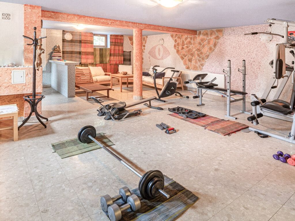 Dom 10 pokojowe na Sprzedaż