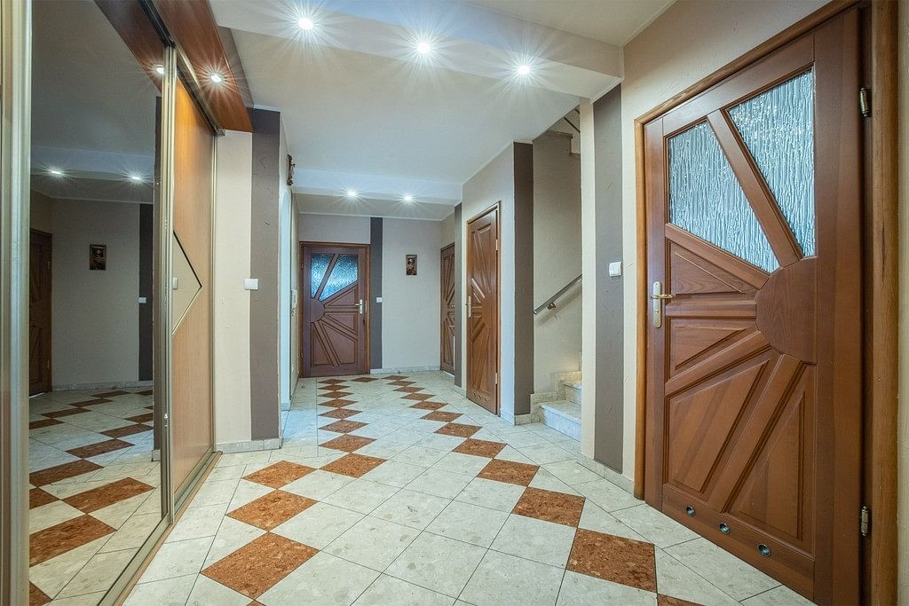 Dom 5 pokojowe na Sprzedaż