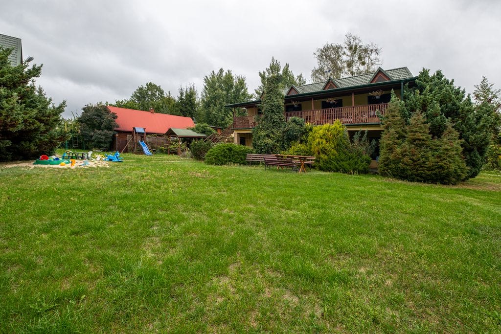 Dom 22 pokojowe na Sprzedaż