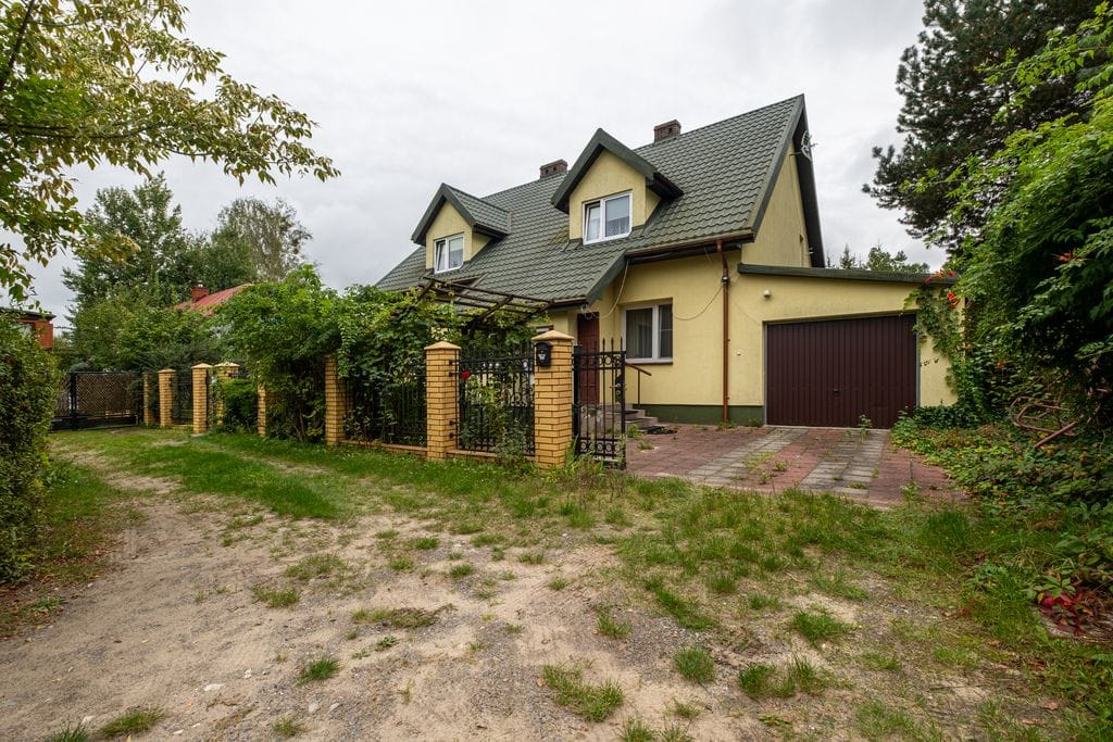 Dom 22 pokojowe na Sprzedaż