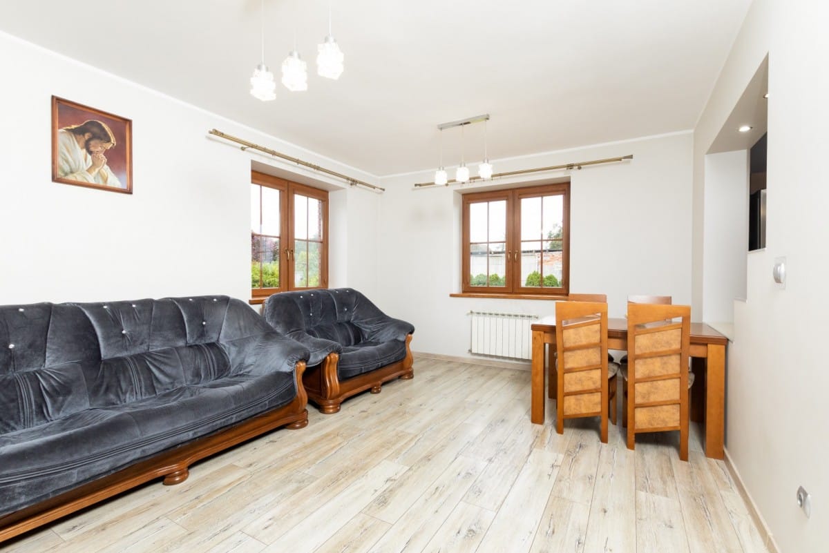 Dom 4 pokojowe na Sprzedaż