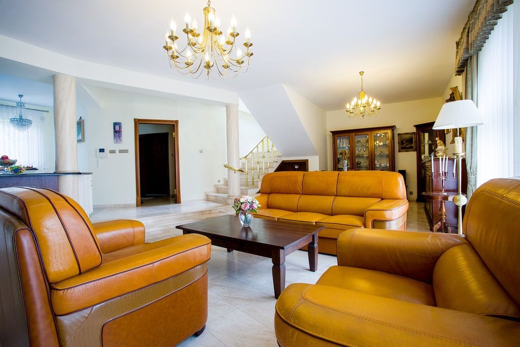 Dom 7 pokojowe na Sprzedaż