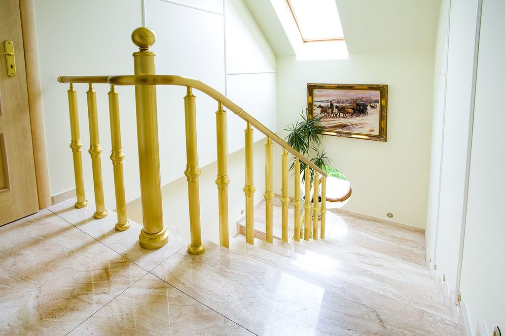 Dom 7 pokojowe na Sprzedaż