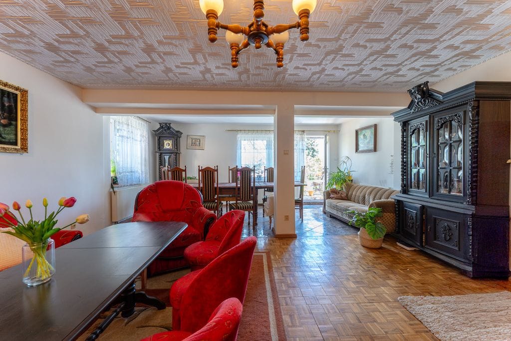 Dom 6 pokojowe na Sprzedaż