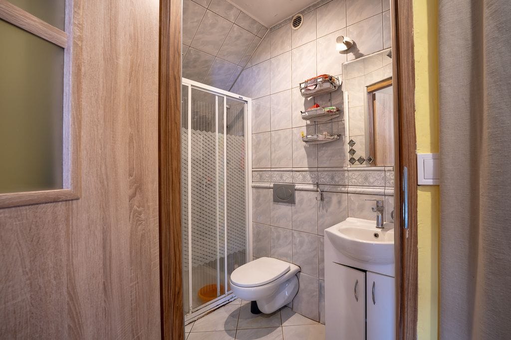 Dom 6 pokojowe na Sprzedaż