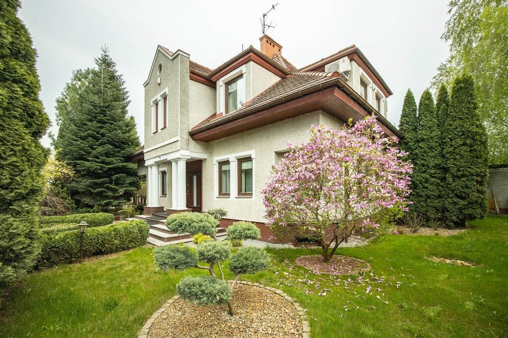 Dom 6 pokojowe na Sprzedaż