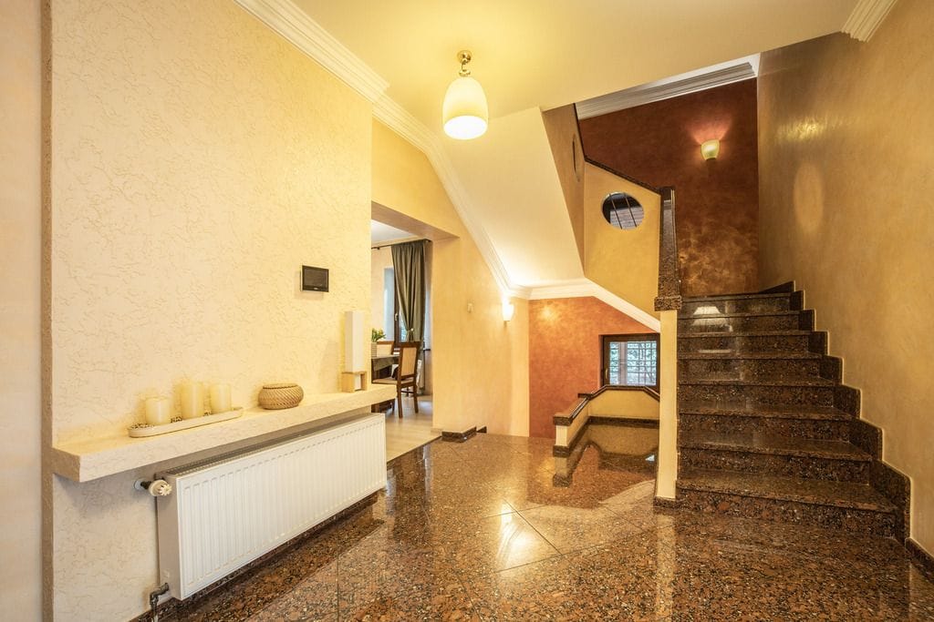 Dom 6 pokojowe na Sprzedaż