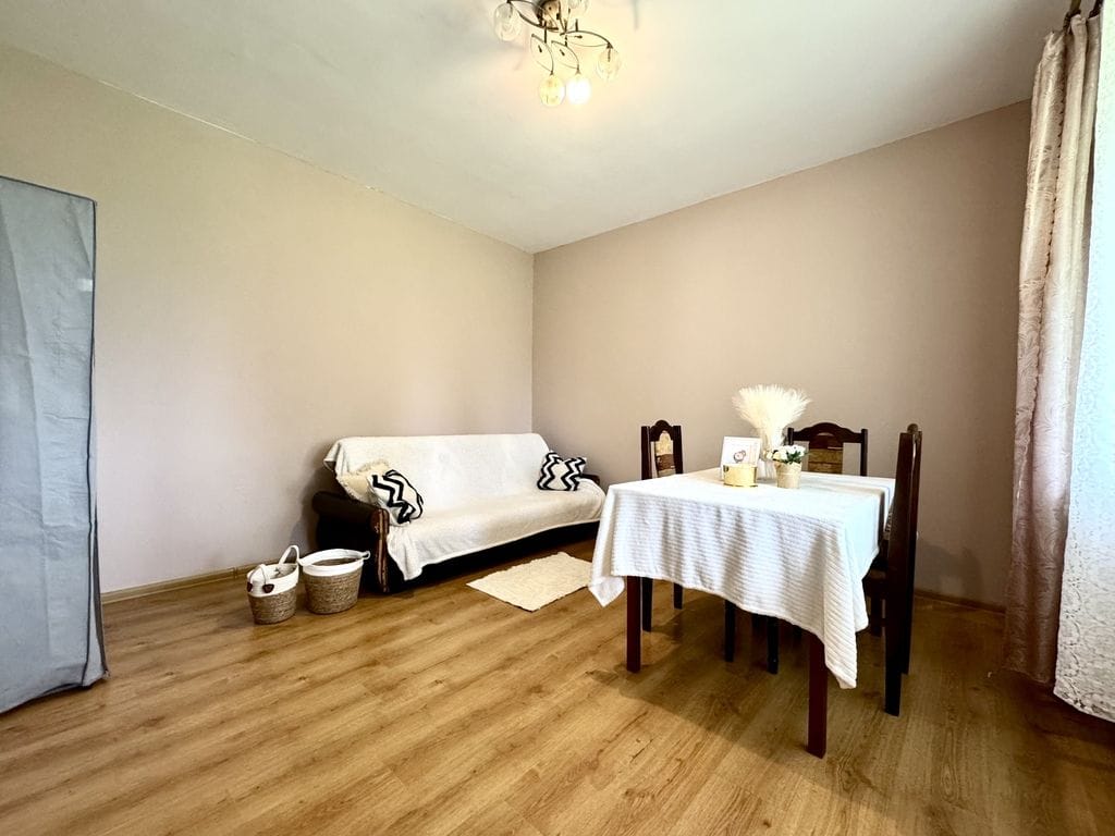 Dom 4 pokojowe na Sprzedaż