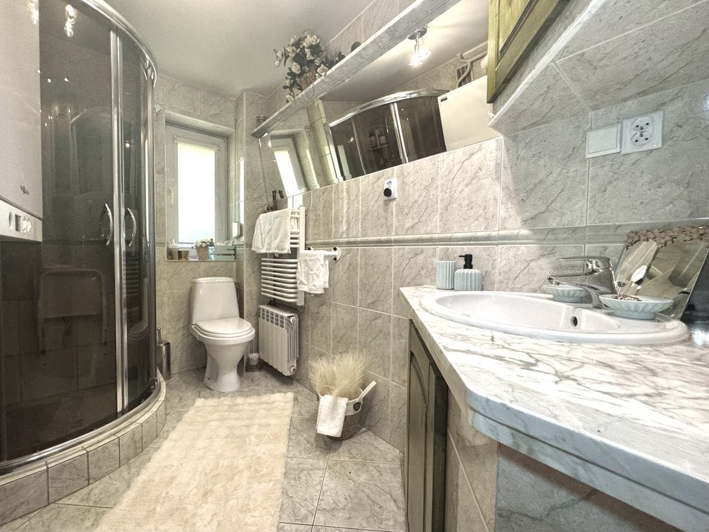 Dom 4 pokojowe na Sprzedaż