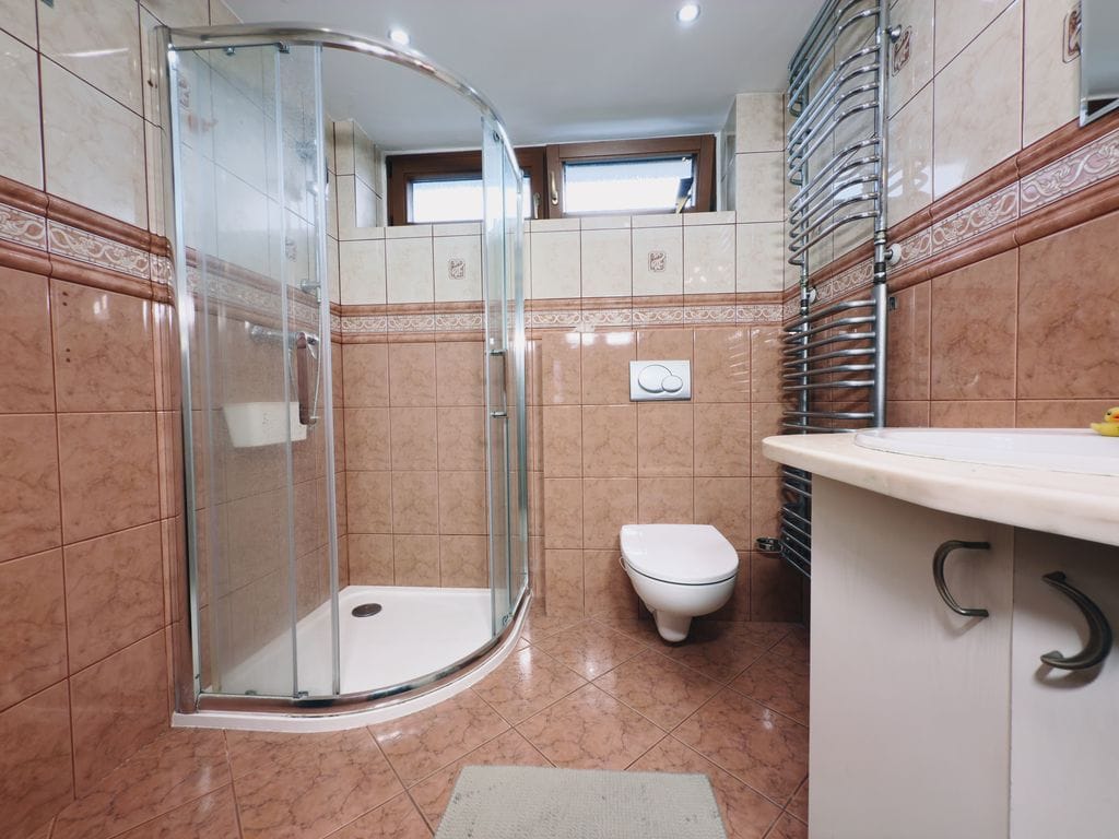 Dom 5 pokojowe na Sprzedaż