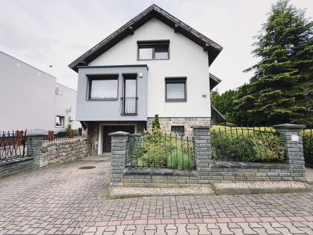 Dom 5 pokojowe na Sprzedaż