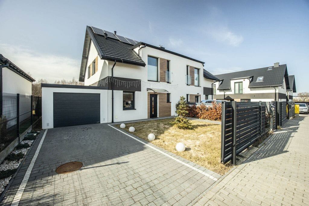 Dom 4 pokojowe na Sprzedaż