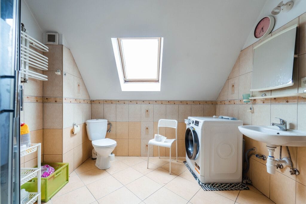 Dom 9 pokojowe na Sprzedaż