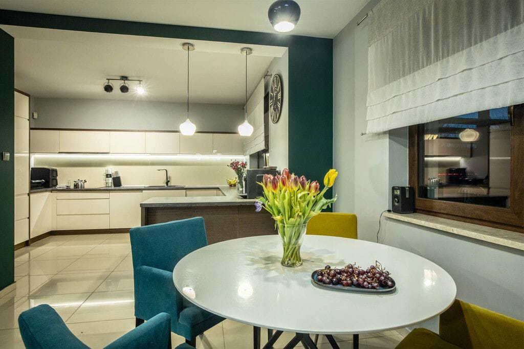 Dom 4 pokojowe na Sprzedaż