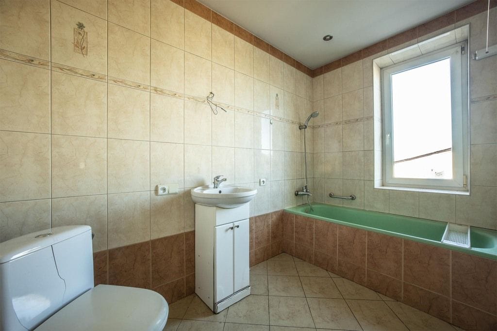 Dom 5 pokojowe na Sprzedaż