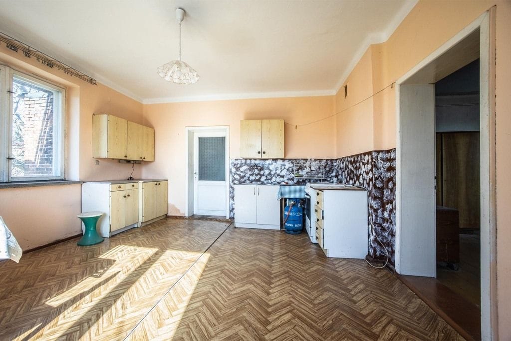 Dom 5 pokojowe na Sprzedaż