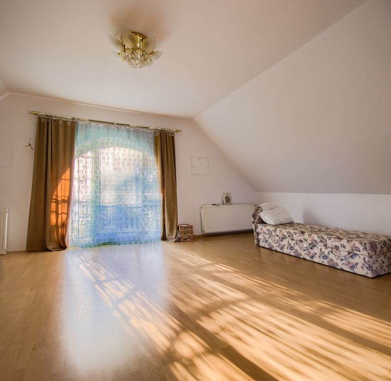 Dom 6 pokojowe na Sprzedaż