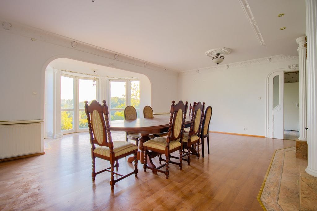 Dom 6 pokojowe na Sprzedaż
