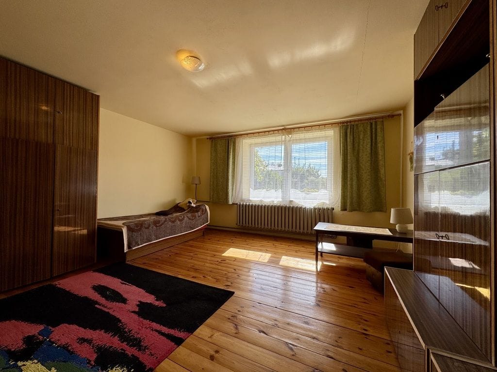 Dom 18 pokojowe na Sprzedaż