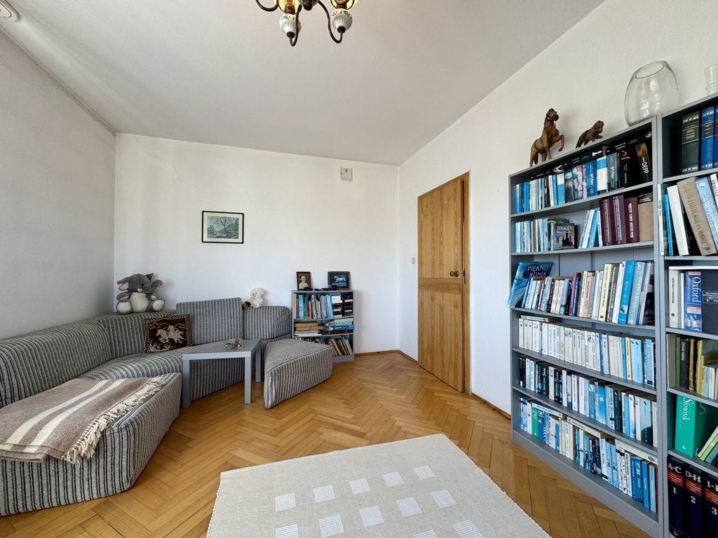 Dom 18 pokojowe na Sprzedaż