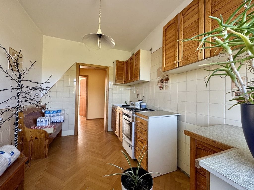 Dom 18 pokojowe na Sprzedaż