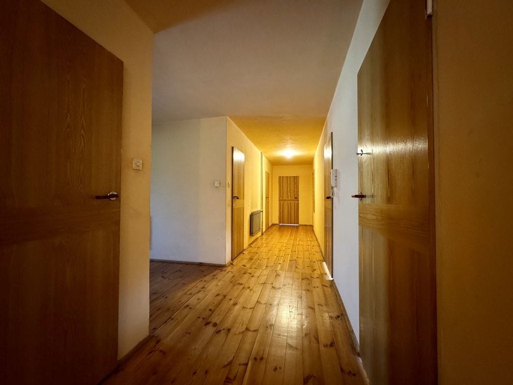 Dom 18 pokojowe na Sprzedaż