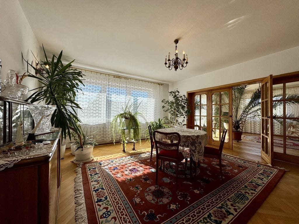 Dom 18 pokojowe na Sprzedaż