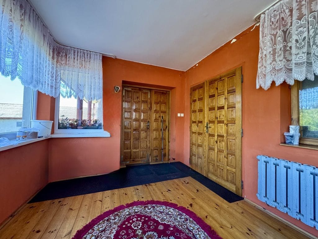 Dom 18 pokojowe na Sprzedaż