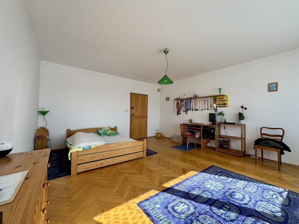 Dom 18 pokojowe na Sprzedaż