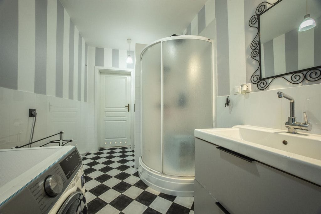 Dom 6 pokojowe na Sprzedaż