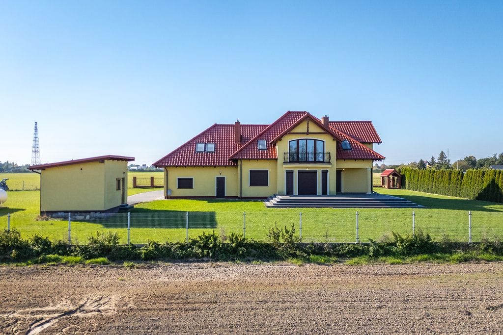 Dom 6 pokojowe na Sprzedaż